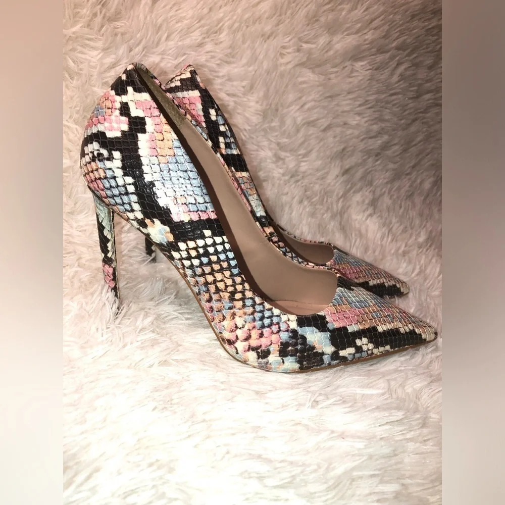 Steve Madden Pink and Black Snake Print Heels - Picture 2 of 16